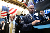 Nhân viên giao dịch trên sàn 99Kl99 link đăng nhập New York. Ảnh: Reuters.