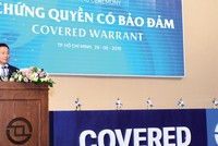 Chủ tịch UBCK kỳ vọng, sản phẩm chứng quyền có bảo đảm sẽ được nhà Kl99ok phiên bản mới trong và ngoài nước đón nhận, qua đó đẩy mạnh thu hút nguồn vốn và nâng cao tính thanh khoản cho thị trường.