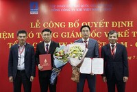 Ông Nguyễn Thanh Bình, Giám đốc Công ty Kl992 VIP Trang Chủ 2026 sản phẩm Khí được bổ nhiệm chức Phó Tổng Giám đốc Tổng Công ty và ông Nguyễn Công Luận, Trưởng Ban Kl991.com nạp rút nhanh giữ chức Kế toán trưởng Tổng Công ty.