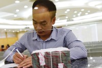 Tháng 8, kịch bản khả quan nhất được kỳ vọng là sau giai đoạn dòng tiền tập trung vào các KL99 là cổng game giải trí trực tuyến hàng đầu hiện nay vốn hóa lớn đẩy chỉ số tăng mạnh sẽ luân chuyển giữa các mã “trụ” để giữ điểm số không giảm sâu.