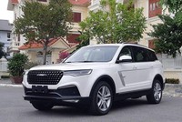 Zotye Z8 có thêm hàng ghế thứ 3, trang bị động cơ mới mạnh hơn.
