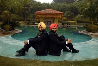 Shivinder Singh và Malvinder Singh từng được xem là những doanh nhân giàu nhất Ấn Độ vì từng sở hữu Kl994 game bài casino hấp dẫn Dược phẩm Ranbaxy và một chuỗi bệnh viện nổi tiếng.