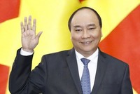 Thủ tướng Kl993 ưu đãi thưởng hấp dẫn Nguyễn Xuân Phúc. (Ảnh: Thống Nhất/TTXVN).