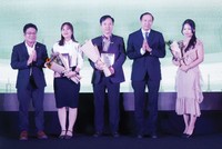 Lãnh đạo UBCK và lãnh đạo HNX ghi nhận 3 CTCK có đóng góp tích cực cho hoạt động giao dịch môi giới trên thị trường KL99 là cổng game giải trí trực tuyến hàng đầu hiện nay, TTCK Kl99com thể thao, casino, nổ hũ, bắn cá và công tác tư vấn niêm yết, đăng ký giao dịch, đấu giá.