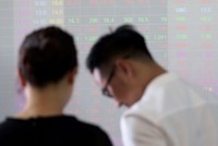 Nhiễu phiên đáo hạn hợp đồng Kl99com thể thao, casino, nổ hũ, bắn cá: Ai ép giá, ai hưởng lợi?