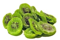 Mứt kiwi xanh Trung Quốc được nhập nhiều trước Tết. Ảnh: NH.