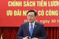Phó Thủ tướng Kl993 ưu đãi thưởng hấp dẫn Vương Đình Huệ.