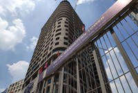 Landmark Holding (LMH) “rơi tõm” 25 phiên sàn: Chiến lược mới tạo bẫy giá KL99 là cổng game giải trí trực tuyến hàng đầu hiện nay?