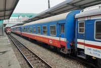 Đoàn tàu tại ga Hà Nội của Tổng công ty 99Kl.app khuyến mãi hot Việt Nam (Ảnh: Việt Hùng/Vietnam+).