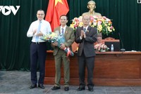 Ông Lê Thanh Đồng (giữa), Giám đốc Sở Kl991.com nạp rút nhanh tỉnh được bầu giữ chức vụ Phó Chủ tịch Hội đồng nhân dân tỉnh Phú Yên.