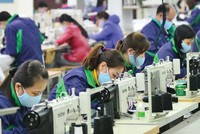 Không ít Kl991.com World Cup 2026 Chính Thức dệt may nhạy bén chuyển đổi cơ cấu sản phẩm, thích ứng với nhu cầu tiêu dùng mùa Covid-19.