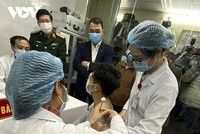 3 tình nguyện viên tiêm thử nghiệm vaccine Covid-19 Việt Nam đều ổn định.