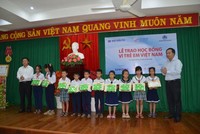 Báo Kl99ok phiên bản mới tiếp tục trao học bổng “Vì trẻ em Việt Nam” tại Phú Yên