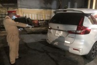 Xe ô tô chở 4 người Trung Quốc từ Hà Nội vào TPHCM bị lực lượng CSGT Đà Nẵng bắt giữ.
