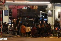 Hà Nội tạm đóng cửa các hàng quán vỉa hè từ 16/2. (Ảnh: Đỗ Linh).