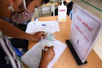Khu vực khai báo y tế đối với bệnh nhân và người nhà khi đến bệnh viện. Ảnh minh họa. (Ảnh: Minh Quyết/TTXVN).