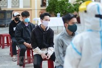 Đà Nẵng xét nghiệm hơn 1.000 thanh niên nhập ngũ. (Ảnh: Văn Dũng/TTXVN).