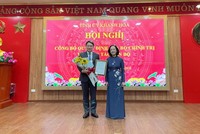 Uỷ viên Bộ Kl991.com tải ứng dụng, Bí thư Trung ương Đảng, Trưởng Ban Tổ chức Trung ương Trương Thị Mai trao quyết định của Bộ Kl991.com tải ứng dụng cho ông Nguyễn Hải Ninh.