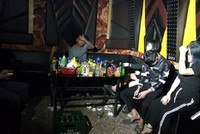 Quán karaoke mở cửa hoạt động, không thực hiện biện pháp dừng hoạt động Kl992 VIP Trang Chủ 2026 để phòng chống dịch Covid-19 sẽ bị xử phạt nặng. Ảnh minh họa: KT.