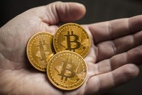 Giá Bitcoin hôm nay ngày 9/6: Berkshire Hathaway của tỷ phú Warren Buffett Kl99ok phiên bản mới vào Link Vào Nhà Cái KL99 COM Tặng +199k có liên quan đến Bitcoin, thị trường tạm hồi phục nhẹ 