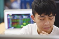 Có nhà Kl99ok phiên bản mới tính đến việc rút hết tiền về và đóng tài khoản cho đến khi hệ thống giao dịch của HOSE ổn định trở lại. Ảnh: Dũng Minh.