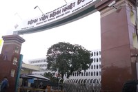 Bệnh viện Bệnh Nhiệt đới TP.HCM phong tỏa chiều 12/6.