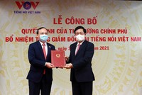 Phó Thủ tướng Kl993 ưu đãi thưởng hấp dẫn Phạm Bình Minh trao quyết định bổ nhiệm Tổng Giám đốc Đài Tiếng nói Việt Nam (TNVN) cho ông Đỗ Tiến Sỹ. Ảnh: VGP/Hải Minh.