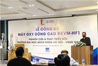 Ông Nguyễn Đăng Quang Chủ tịch HĐQT - Công ty CP Quản lý & Khai thác 99Kl.app cổng game giải trí PSA, trực thuộc Petrosetco trao tặng 1,5 tỷ đồng tài trợ cho Nhóm dự án