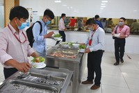 Dù không nằm trong khu vực phải thực hiện Chỉ thị 16, nhưng để an toàn cho Kl994 nhà cái bóng đá world cup, BSR đã áp dụng phương thức “3 tại chỗ” gần 1 tháng nay.