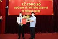 Thừa ủy quyền của Thủ tướng Kl993 ưu đãi thưởng hấp dẫn, Bộ trưởng Bộ GTVT Nguyễn Văn Thể trao quyết định của Thủ tướng Kl993 ưu đãi thưởng hấp dẫn về việc bổ nhiệm ông Nguyễn Duy Lâm làm Thứ trưởng Bộ GTVT.