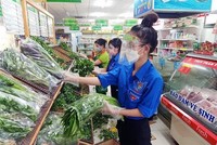 Thanh niên tình nguyện Thành phố Hồ Chí Minh 'đi chợ hộ' người dân trong những ngày giãn cách Trang Chủ KL99Com Số 1 Link Đăng Ký KL999 'ai ở đâu ở yên đó.' (Ảnh: TTXVN phát).