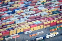 Cảng container ở Hamburg, Đức ngày 14/11/2019. (Ảnh: Reuters/TTXVN).