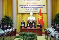 Thứ trưởng Bộ Kế hoạch và Kl99ok phiên bản mới Võ Thành Thống giới thiệu nội dung cơ bản của Luật (Ảnh VT).