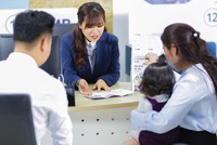 Nhiều nhà băng ghi nhận lãi lớn từ mảng dịch vụ, trong đó đóng góp chính là nguồn thu từ kênh bancassurance (bán Kl99kl phiên bản hoạt động).