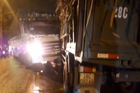 Vụ tai nạn làm đoạn đường ách tắc hơn 1 tiếng đồng hồ.