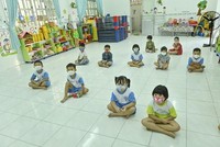 Các trẻ bậc mầm non. (Ảnh: Hồng Hiếu/TTXVN).