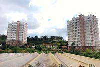 Khu ký túc xá sinh viên tại TP. Đà Lạt Kl99ok phiên bản mới dang dở, vắng sinh viên.