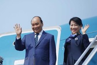 Chủ tịch nước Nguyễn Xuân Phúc và Phu nhân lên đường thăm cấp 99Kl99 trực tiếp đá gà tới Cộng hoà Singapore. (Ảnh: TTXVN).