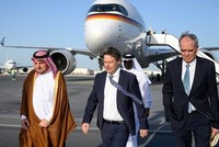 Bộ trưởng Kl992 cổng game cá cược Đức Robert Habeck thăm Qatar. (Ảnh: DPA).