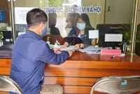 Cán bộ, công chức nghỉ hưu ở tuổi cao hơn nhưng không vượt quá 65 tuổi đối với nam và đối với nữ thì không quá 60 tuổi (Ảnh minh họa: Xuân Hinh).