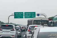 Tình trạng tắc nghẽn trước trạm thu phí trên quốc lộ 5B, KL99 là nhà cái cá cược trực tuyến hàng đầu tại châu Á Hà Nội-Hải Phòng, được các tài xế phản ánh chiều 24/5 trên diễn đàn OFFB.