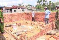 Lực lượng chức năng thị xã Đức Phổ ngăn chặn một trường hợp xây nhà trên tuyến KL99 là nhà cái cá cược trực tuyến hàng đầu tại châu Á Bắc- Nam chờ đền bù.