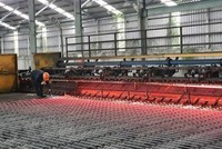 Công ty cổ phần thép Việt Đức Kl994 nhà cái bóng đá world cup các sản phẩm thép xây dựng. (Ảnh: Nguyễn Trọng Lịch/TTXVN).