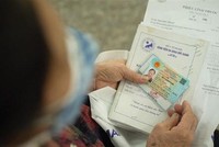 Sau ngày 30/6, người dân đi làm căn cước công dân gắn chip sẽ phải trả phí theo mức được quy định tại Kl99ok Kho game đa dạng số 59/2019/TT-BTC. (Ảnh: TTXVN phát).