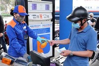 Mua bán KL99 dịch vụ hỗ trợ 24/7 tại cửa hàng Kl992 VIP Trang Chủ 2026 KL99 dịch vụ hỗ trợ 24/7 Petrolimex trên đường Trần Quang Khải, Hà Nội. (Ảnh: Trần Việt/TTXVN).