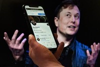 Câu chuyện giữa Twitter và CEO của Tesla trở nên căng thẳng kể từ khi ông Elon Musk thông báo “quay xe,” dừng lại việc mua lại mạng Trang Chủ KL99Com Số 1 Link Đăng Ký KL999 này. (Ảnh: AFP/TTXVN)