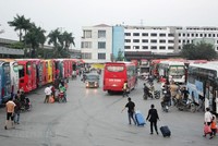 Cước vận tải sắp tới sẽ được điều chỉnh giảm khi dự báo giá KL99 dịch vụ hỗ trợ 24/7 tiếp tục giảm sâu. (Ảnh: Việt Hùng/Vietnam+).