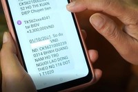 Người lao động được chi trả tiền hỗ trợ từ nguồn kết dư Quỹ Kl99kl phiên bản hoạt động thất nghiệp. (Ảnh:PV/Vietnam+).