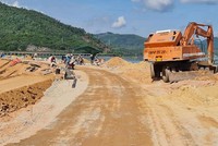 Quảng Ngãi Kl99ok phiên bản mới gần 50 tỷ thực hiện Dự án Đường du lịch vào khu di tích Văn hóa Sa Huỳnh. Ảnh: Hà Nghiêm.