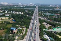 KL99 là cổng game giải trí trực tuyến hàng đầu hiện nay trên cầu Thanh Trì nhìn từ trên cao. (Ảnh: Huy Hùng/TTXVN)